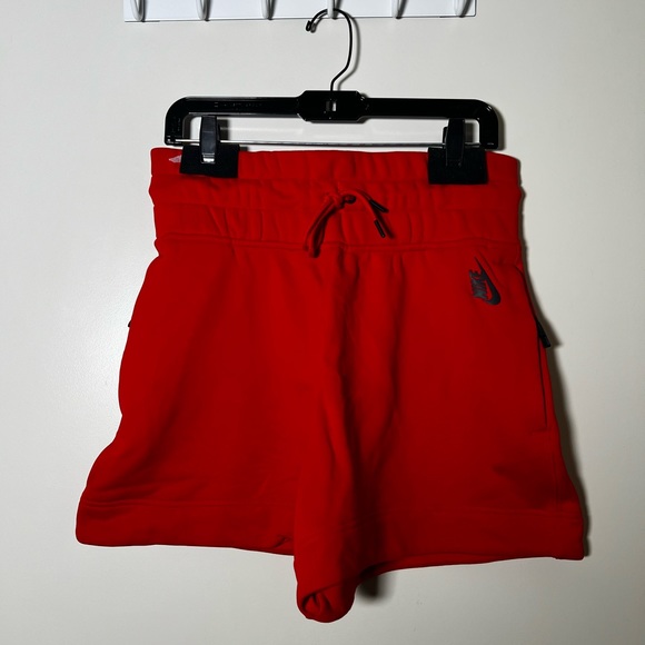 Nike Women’s Casual Tech Fleece High Waisted Shorts - Medium, NWT - Picture 2 of 5